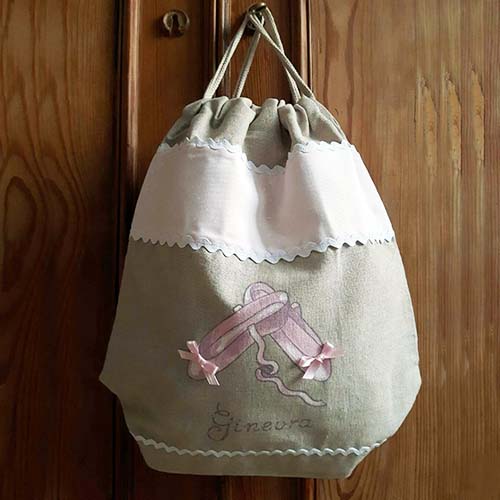 Zainetto con scarpine rosa