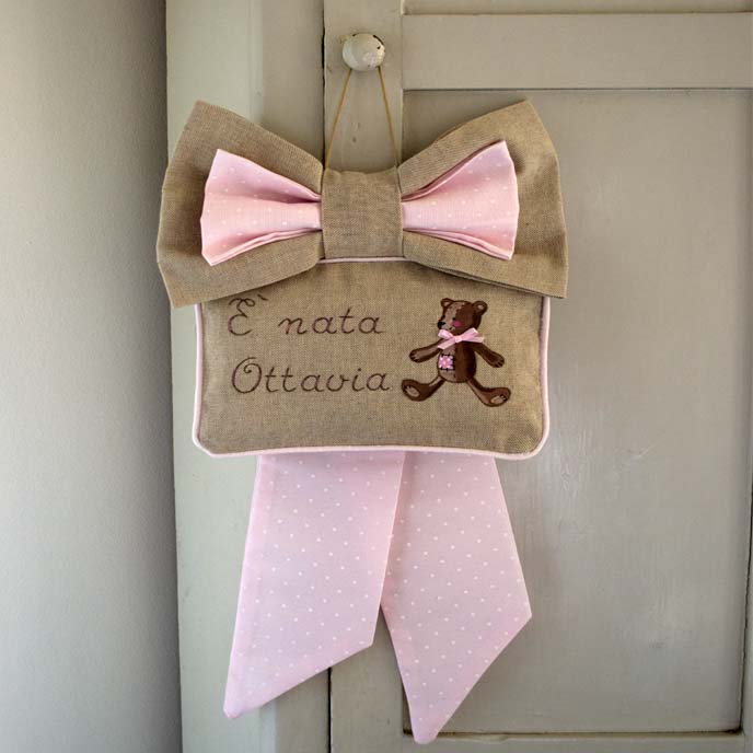 fiocco nascita rosa con cavalluccio per bambina. Regalo nascita originale e personalizzabile